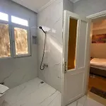 Ramo's Aparatments & *