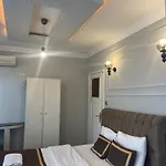 Ramo's Aparatments &